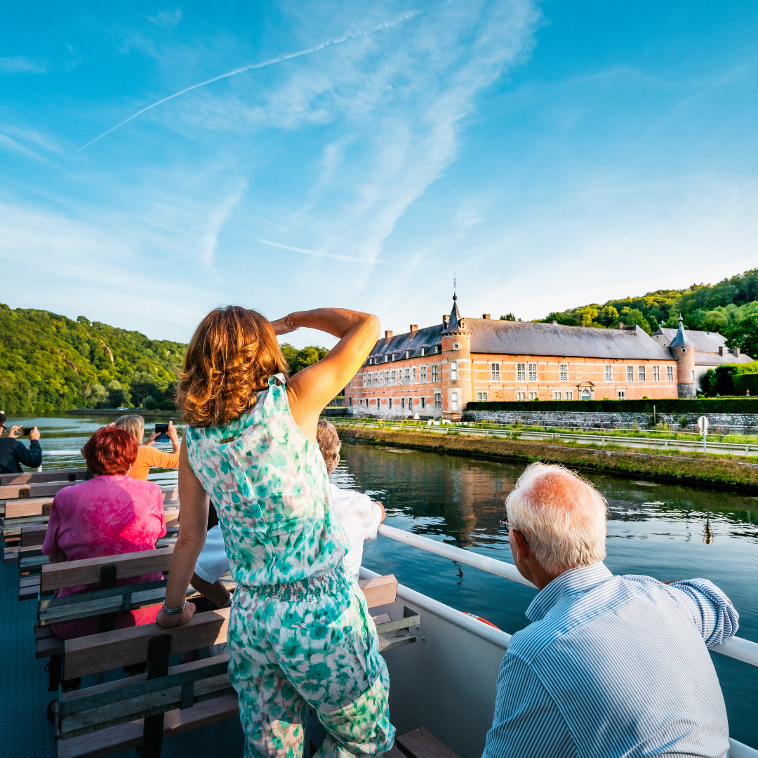 Hébergement pour groupes à Dinant porche croisières sur la Meuse